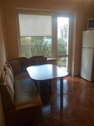 Апартаменты Apartment on Patriarkha Mstyslava Skrypnyka Street Киев Апартаменты с 2 спальнями-6